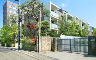 東京都世田谷区用賀1【マンション】の外観