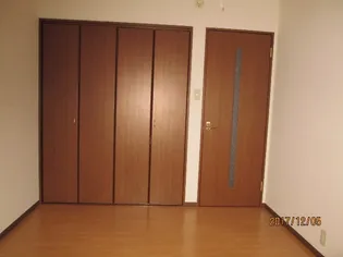 メゾン コロボックル【1階】の居間