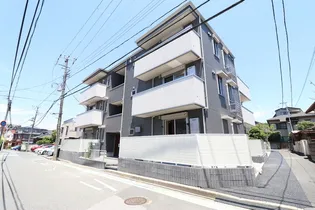 エスカレーズ【1階】の外観