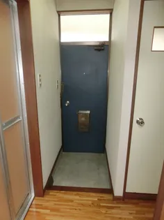 山口スカイパレス【2階】の玄関