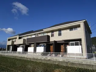 香川県高松市西春日町【アパート】の外観