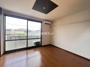 メゾン シャジン【2階】の居間