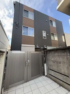 アクシス学芸大学の外観