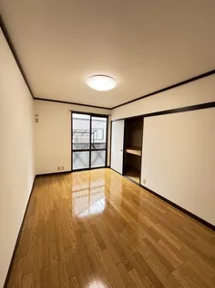 メリーハイム中村 A棟【1階】の居間