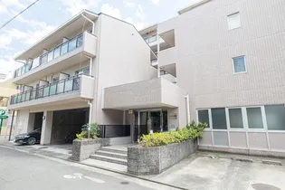 ハウゼ公園前【3階】の外観