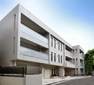 プラチナヴィレッジ【2階】の外観