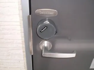 レオパレスアンテルブルグII【3階】の玄関