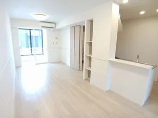 フレアルーチェ日ノ隈II【1階】の居間