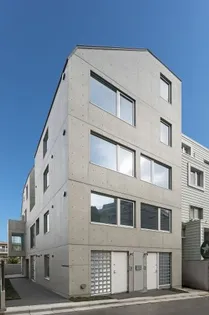 東京都新宿区市谷左内町【マンション】の外観