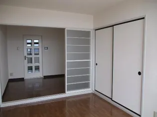 レジデンスカープ金沢【2階】の居間