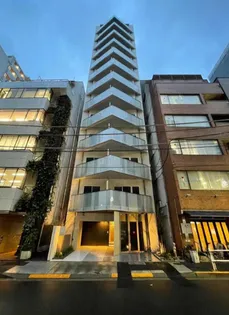 東京都新宿区四谷4【マンション】の外観