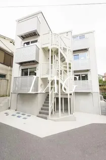 東京都新宿区四谷4【アパート】の外観