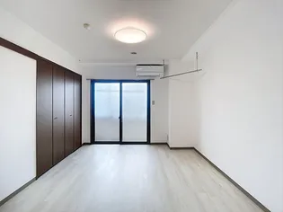 ノースヴィレッジ芳斉【4階】の居間