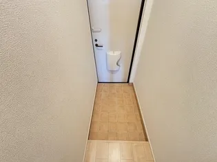 ジラソーレ M【1階】の玄関