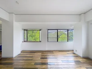 シーズ・レフィネ【4階】の玄関