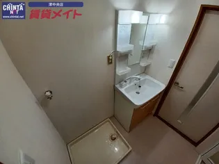 ガーデンヒルズ1号館【1階】の内装