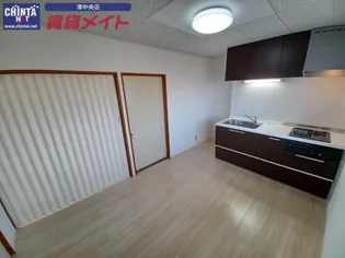 ガーデンヒルズ1号館【1階】の居間