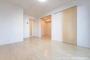 シャンハイム【1階】の居間