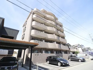 TRILLION【2階】の外観