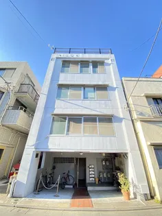 アイゾン【2階】の外観