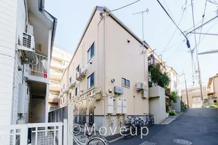 東京都新宿区四谷4【アパート】の外観