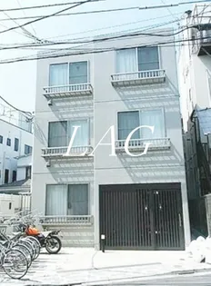 REV JOURS【2階】の外観