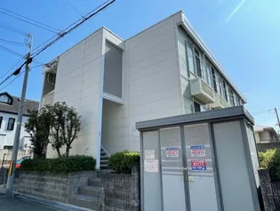 レオパレス南桜塚の外観