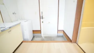 ロフト・カトー【1階】の玄関