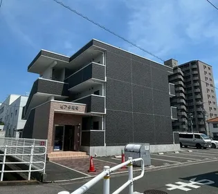 ピア伊福町【1階】の外観