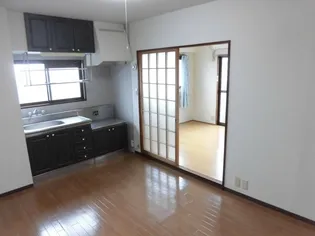 シーニックハイツ【4階】の居間