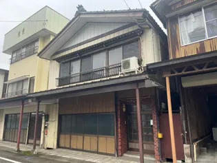 新潟県長岡市栃尾新町【一戸建】の外観