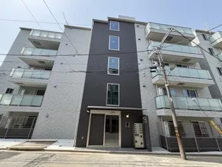 Lares East(ラレースイースト)【3階】の外観