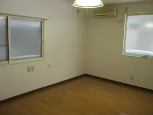 ガレージパレス【1階】の居間