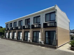 福岡県飯塚市下三緒【アパート】の外観