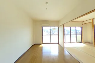 イーストハイツ(一宮)【2階】の居間