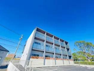 シェ・モア【1階】の外観