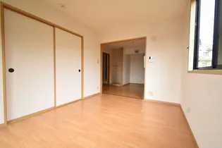 メゾンエクセル【2階】の居間