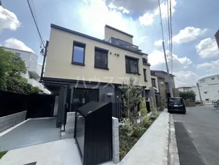 東京都世田谷区上北沢5【マンション】の外観