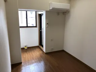 クレアール神戸【7階】の居間