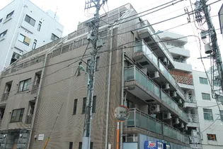 メインステージ青山【2階】の外観