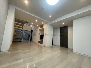 パークフラッツ祐天寺【1階】の居間