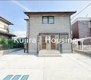 埼玉県吉川市中央1【アパート】の外観