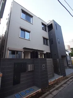 ハル外苑【2階】の外観