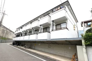 Y Sヴィラ【1階】の外観