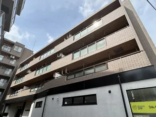 リグランド千歳烏山【1階】の外観