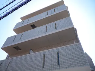 パインコート六番館【3階】の外観