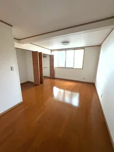 グリーンハウス【1階】の居間