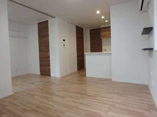 ベレオ真栄広瀬町【2階】の居間