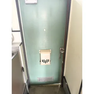 アーバン西青山【1階】の玄関