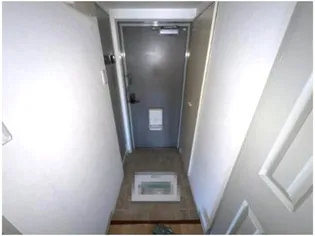 クレッシェンド岸地【2階】の玄関